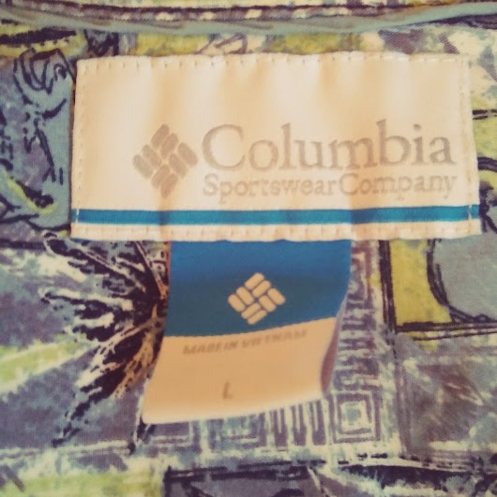 Columbia Short Sleeve Button-Down Blue Fish Motif Shirt Sz Large